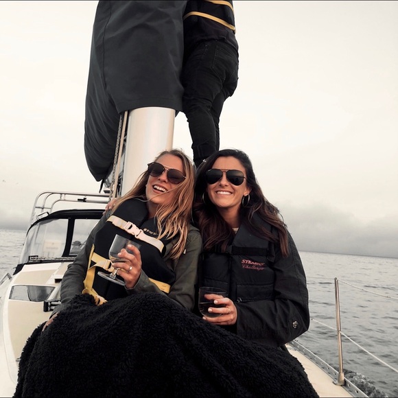 Meet your Posher, Margaux - Picture 1 of 1